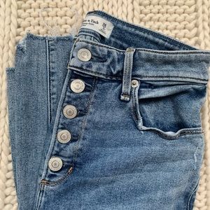 Abercrombie Super Skinny Ankle High Rise Jean - Medium Light Wash - Size 26R (2)